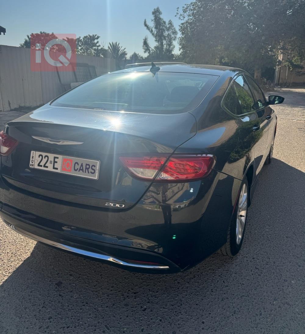Chrysler 200
